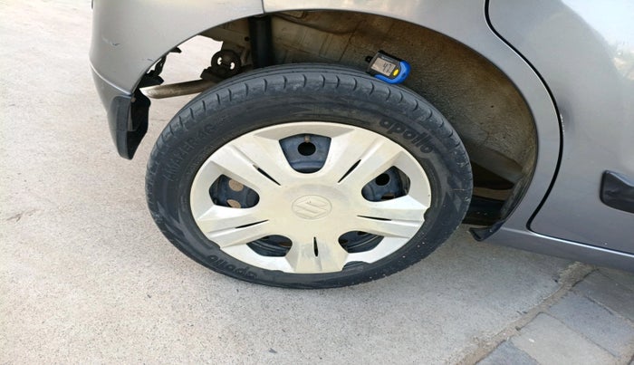 2016 Maruti Wagon R 1.0 VXI, Petrol, Manual, 83,771 km, tyre