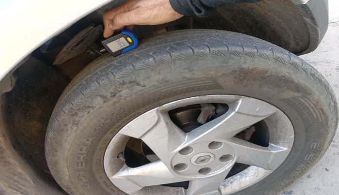 2013 Renault Duster 110 PS RXZ DIESEL, Diesel, Manual, 1,23,036 km, tyre