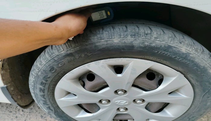 2015 Hyundai Grand i10 SPORTZ 1.2 KAPPA VTVT, Petrol, Manual, 67,381 km, tyre