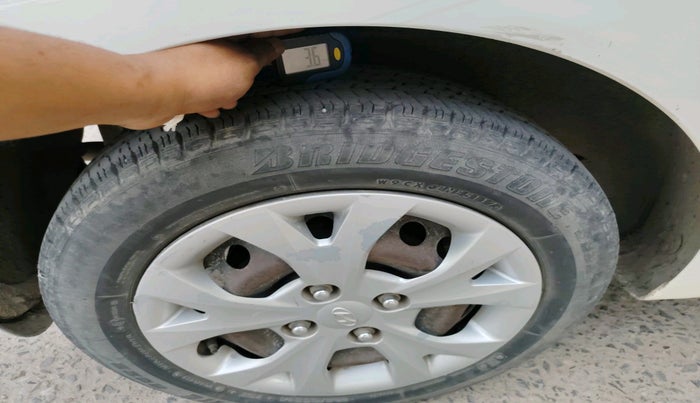 2015 Hyundai Grand i10 SPORTZ 1.2 KAPPA VTVT, Petrol, Manual, 67,381 km, tyre