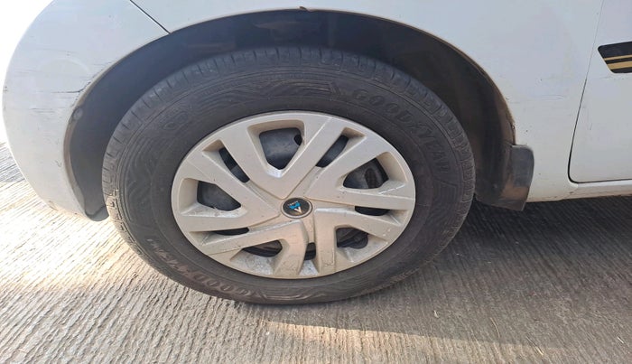 2017 Datsun Redi Go GOLD LIMITED EDITION, Petrol, Manual, 41,393 km, tyre