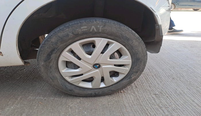 2017 Datsun Redi Go GOLD LIMITED EDITION, Petrol, Manual, 41,393 km, tyre