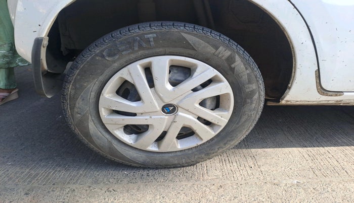 2017 Datsun Redi Go GOLD LIMITED EDITION, Petrol, Manual, 41,393 km, tyre