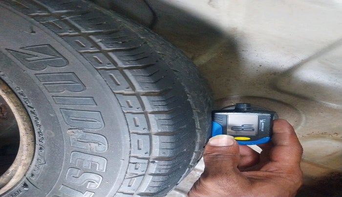 2010 Hyundai Accent EXECUTIVE, Petrol, Manual, 45,716 km, tyre