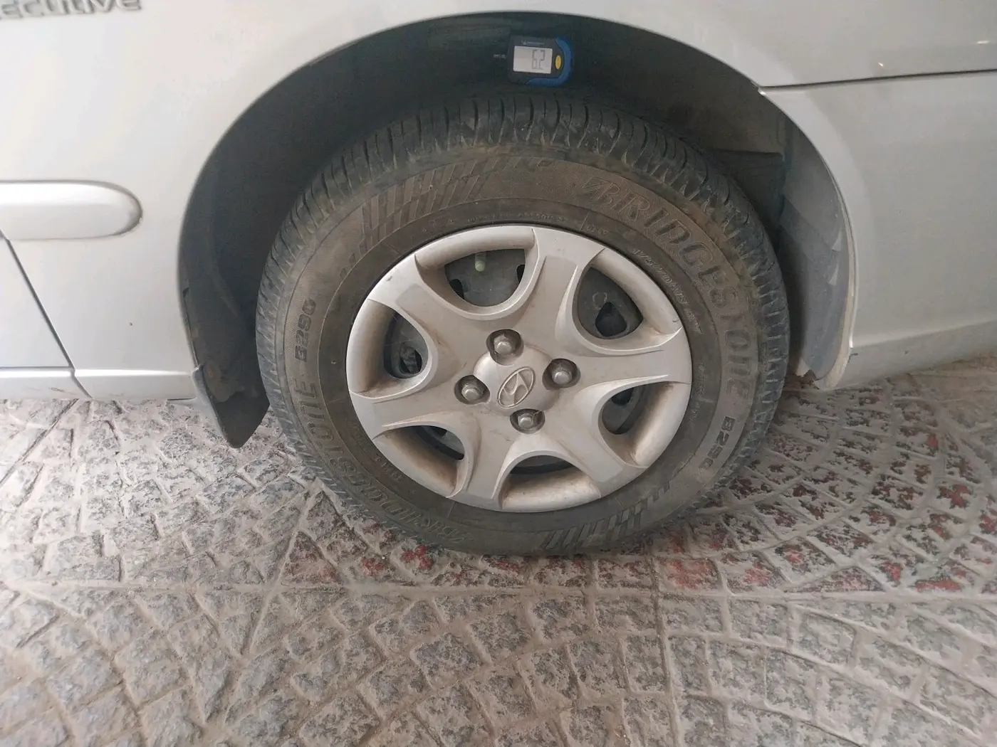 2010 Hyundai Accent EXECUTIVE, Petrol, Manual, 45,716 km, tyre