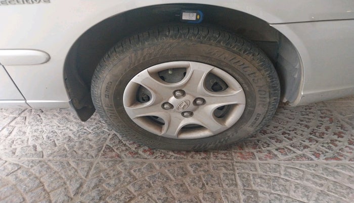 2010 Hyundai Accent EXECUTIVE, Petrol, Manual, 45,716 km, tyre