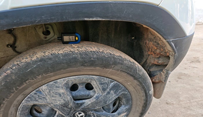 2025 Tata PUNCH PURE MT CNG, CNG, Manual, 14,471 km, tyre