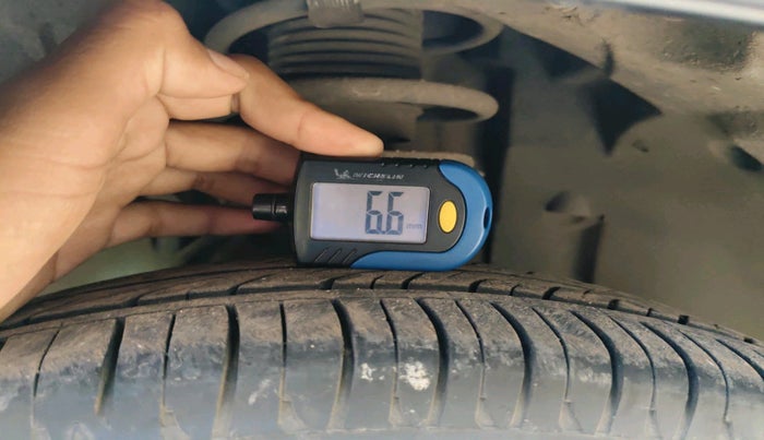 2020 Tata ALTROZ XE PETROL, Petrol, Manual, 59,978 km, tyre