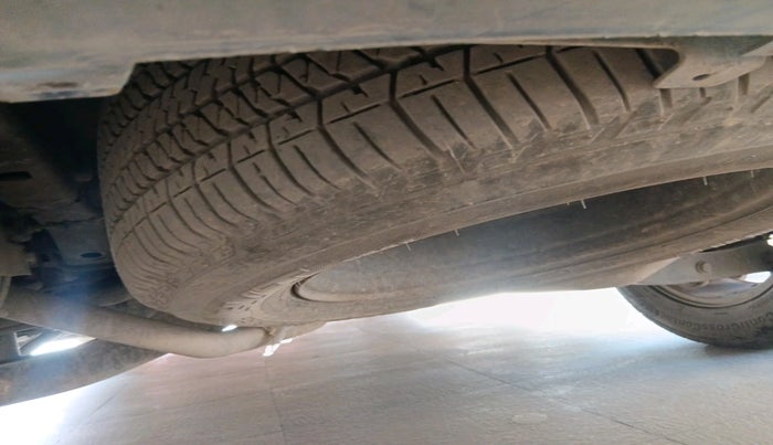 2016 Mahindra XUV500 W10 1.99, Diesel, Manual, 1,37,049 km, tyre