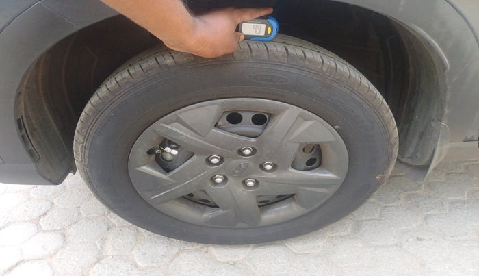 2024 Hyundai VENUE S 1.2, Petrol, Manual, 15,361 km, tyre