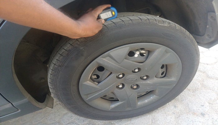 2024 Hyundai VENUE S 1.2, Petrol, Manual, 15,361 km, tyre