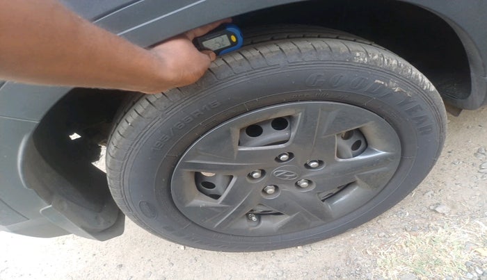 2024 Hyundai VENUE S 1.2, Petrol, Manual, 15,361 km, tyre