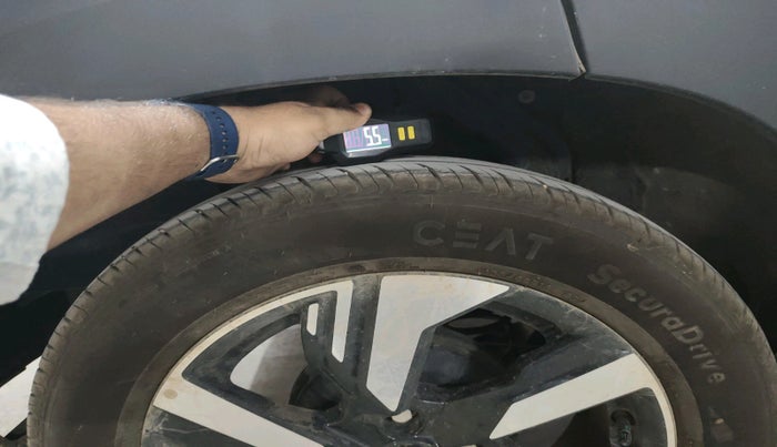 2025 Nissan MAGNITE N-Connecta B4D 1.0 Petrol MT, Petrol, Manual, 14,615 km, tyre