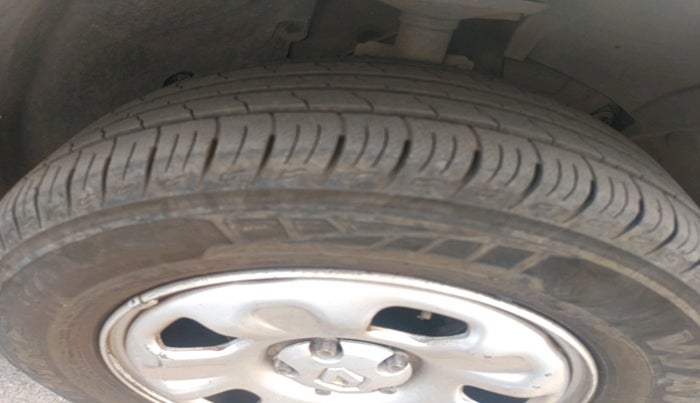 2013 Renault Duster 85 PS RXL DIESEL, Diesel, Manual, 1,24,172 km, tyre