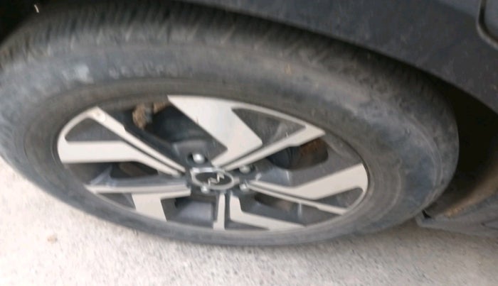 2023 KIA SONET HTX 1.0 IMT, Petrol, Manual, 15,704 km, tyre