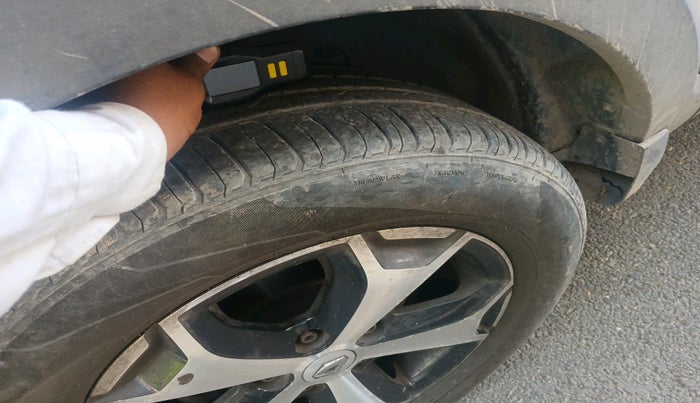 2018 Renault Captur RXE PETROL, Petrol, Manual, 74,207 km, tyre