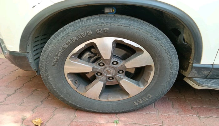 2018 Mahindra ALTURAS G4 4WD AT, Diesel, Automatic, 1,85,382 km, tyre