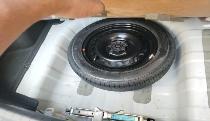 2018 Hyundai Xcent S 1.2, Petrol, Manual, 54,040 km, tyre