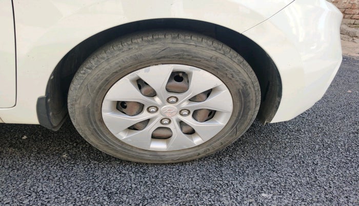 2018 Hyundai Xcent S 1.2, Petrol, Manual, 54,040 km, tyre