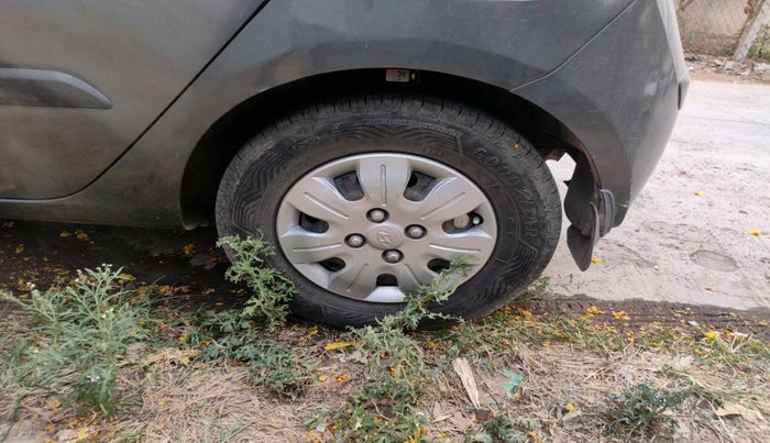 2009 Hyundai i10 MAGNA 1.2, Petrol, Manual, 1,05,495 km, tyre