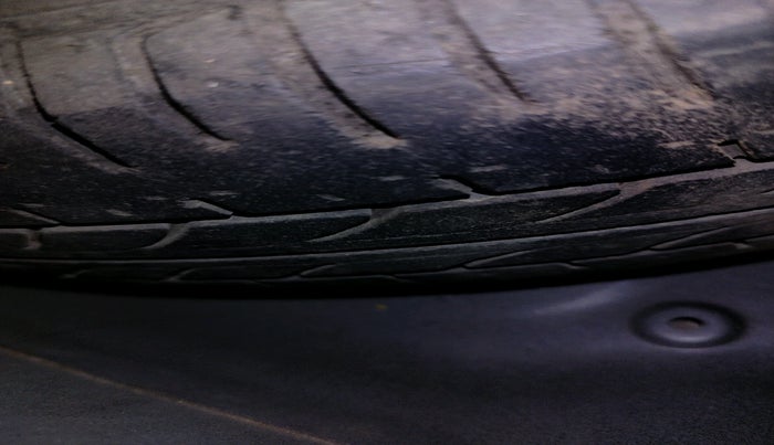 2009 Hyundai i10 MAGNA 1.2, Petrol, Manual, 1,05,495 km, tyre