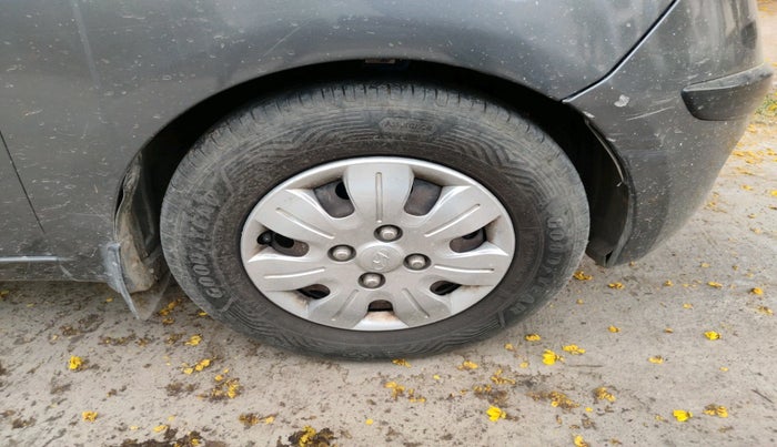 2009 Hyundai i10 MAGNA 1.2, Petrol, Manual, 1,05,495 km, tyre