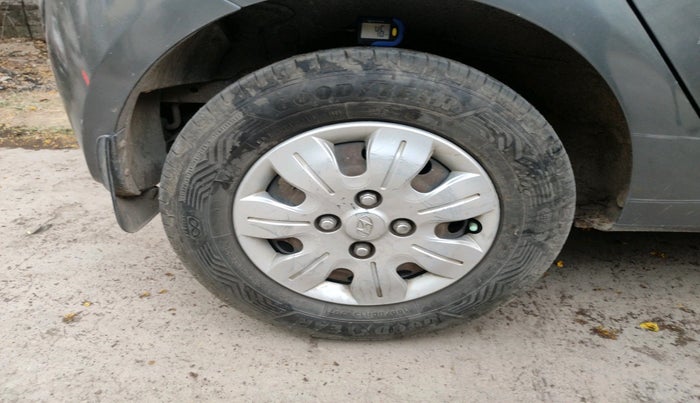 2009 Hyundai i10 MAGNA 1.2, Petrol, Manual, 1,05,495 km, tyre