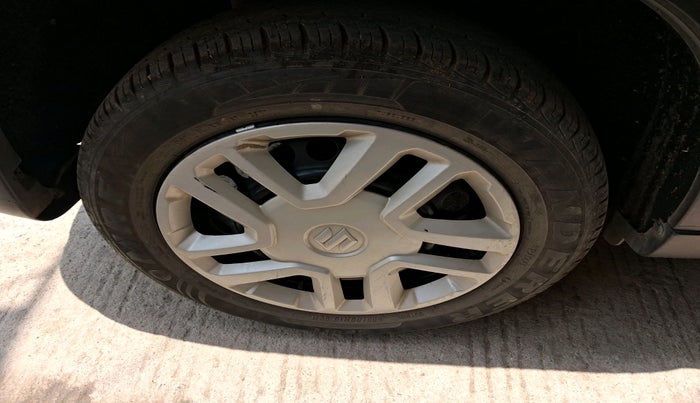 2017 Maruti Vitara Brezza VDI (O), Diesel, Manual, 26,708 km, tyre