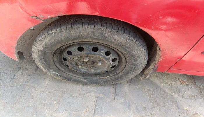 2011 Hyundai i10 MAGNA 1.2, Petrol, Manual, 1,20,585 km, tyre