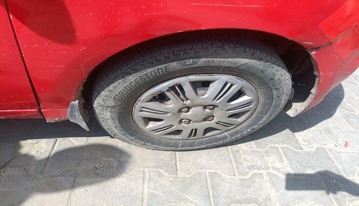 2011 Hyundai i10 MAGNA 1.2, Petrol, Manual, 1,20,585 km, tyre