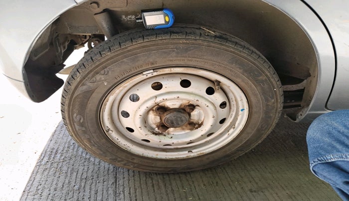 2014 Maruti Wagon R 1.0 LXI CNG, CNG, Manual, 1,11,114 km, tyre