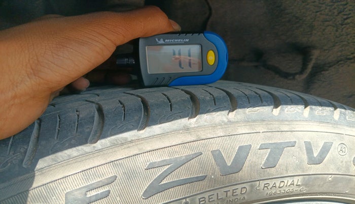 2021 Tata ALTROZ XZ PETROL, Petrol, Manual, 34,417 km, tyre