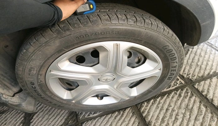 2018 Tata NEXON XM PETROL, Petrol, Manual, 14,863 km, tyre