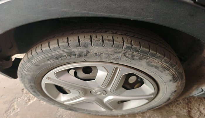 2020 Tata NEXON XZ PETROL, Petrol, Manual, 51,469 km, tyre