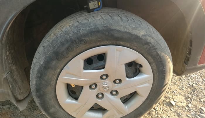 2020 Hyundai VENUE S 1.2, Petrol, Manual, 25,143 km, tyre