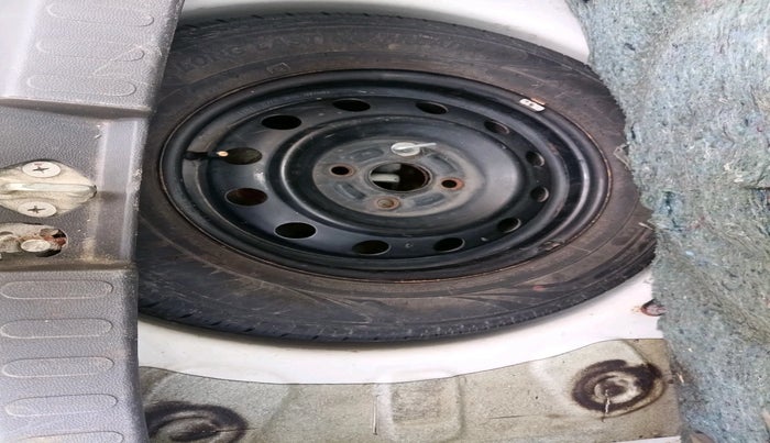 2014 Maruti Ritz VXI ELATE LIMITED EDITION, Petrol, Manual, 56,981 km, tyre