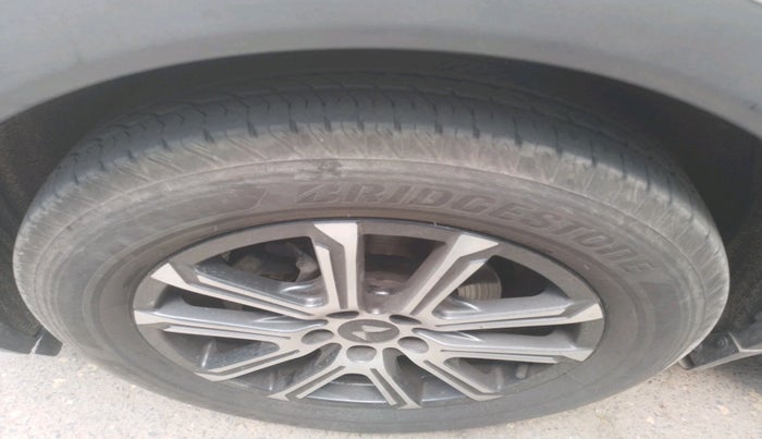 2024 Mahindra XUV700 AX 7 P AT 7 STR, Petrol, Automatic, 15,081 km, tyre