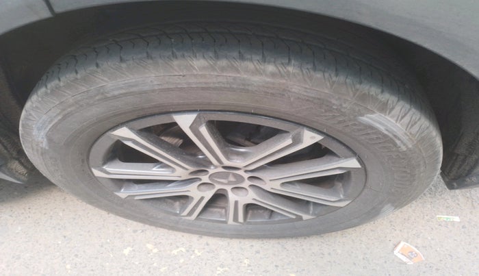 2024 Mahindra XUV700 AX 7 P AT 7 STR, Petrol, Automatic, 15,081 km, tyre