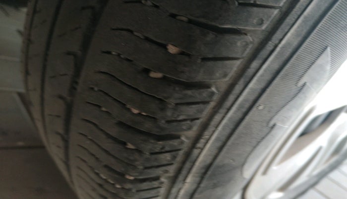 2018 Ford Ecosport AMBIENTE 1.5L DIESEL, Diesel, Manual, 1,09,303 km, tyre