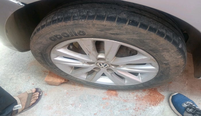 2013 Volkswagen Polo HIGHLINE DIESEL, Diesel, Manual, 1,15,615 km, tyre