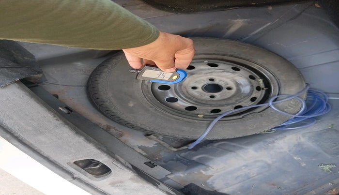 2011 Maruti Swift Dzire VDI, Diesel, Manual, 1,39,516 km, tyre