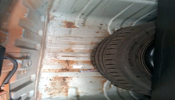 2013 Toyota Etios GD, Diesel, Manual, 76,887 km, tyre