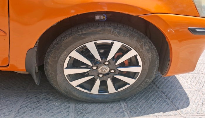 2013 Toyota Etios GD, Diesel, Manual, 76,887 km, tyre