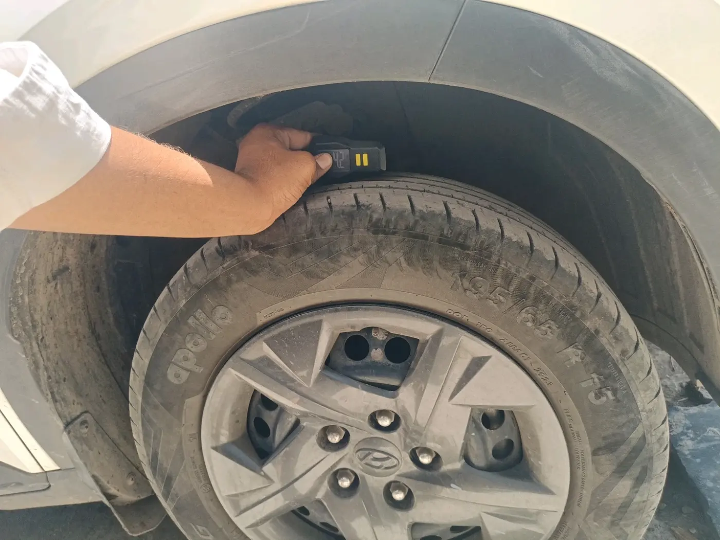2023 Hyundai VENUE S 1.2, Petrol, Manual, 32,065 km, tyre