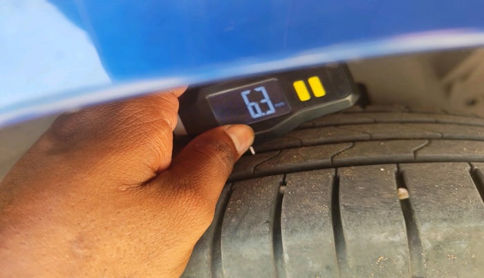 2020 Ford Ecosport TITANIUM + 1.5L DIESEL, Diesel, Manual, 1,05,626 km, tyre