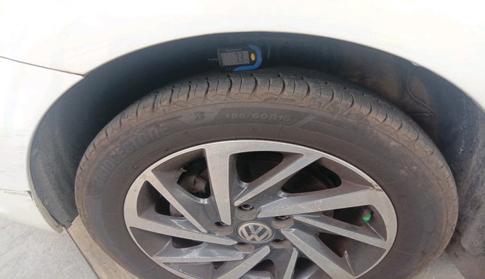 2017 Volkswagen Polo COMFORTLINE 1.2L, Petrol, Manual, 1,11,206 km, tyre
