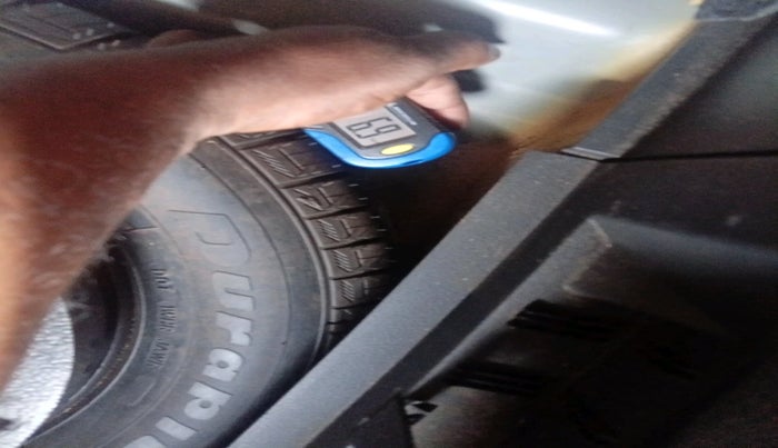 2017 Volkswagen Polo COMFORTLINE 1.2L, Petrol, Manual, 1,11,206 km, tyre