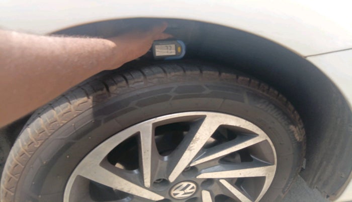 2017 Volkswagen Polo COMFORTLINE 1.2L, Petrol, Manual, 1,11,206 km, tyre