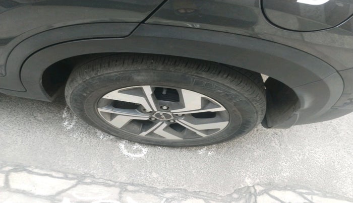 2022 KIA SONET HTX 1.5 AT, Diesel, Automatic, 20,636 km, tyre