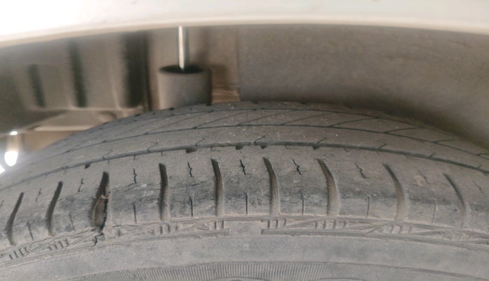 2012 Maruti Swift Dzire VDI, Diesel, Manual, 36,680 km, tyre